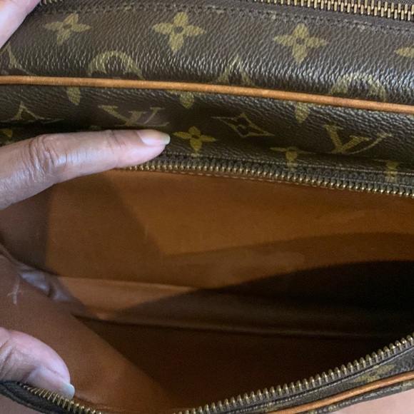 🌟Beautiful Louis Vuitton Nile MM Shoulder Bag or Crossbody🌟 - Picture 7 of 16